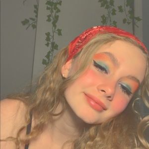 Meet your Posher, Eva